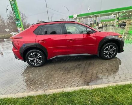 Красный Тойота bZ4X, объемом двигателя 0 л и пробегом 27 тыс. км за 23300 $, фото 4 на Automoto.ua