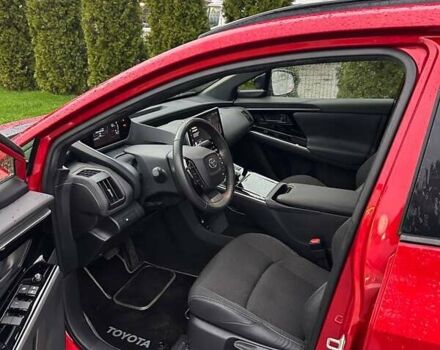 Красный Тойота bZ4X, объемом двигателя 0 л и пробегом 27 тыс. км за 23300 $, фото 10 на Automoto.ua