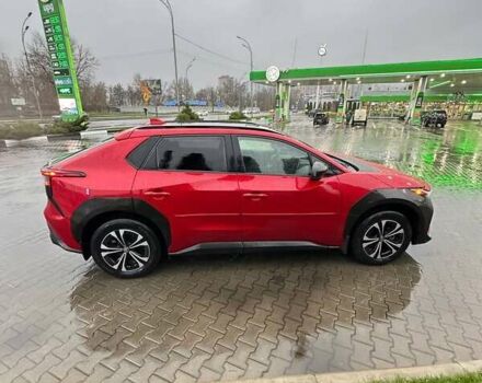 Красный Тойота bZ4X, объемом двигателя 0 л и пробегом 27 тыс. км за 23300 $, фото 3 на Automoto.ua