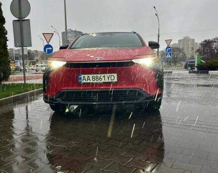 Красный Тойота bZ4X, объемом двигателя 0 л и пробегом 27 тыс. км за 23300 $, фото 2 на Automoto.ua