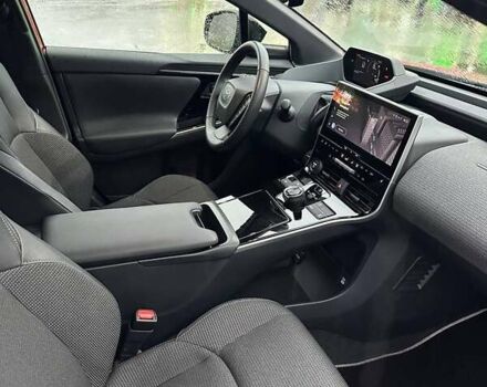 Красный Тойота bZ4X, объемом двигателя 0 л и пробегом 27 тыс. км за 23300 $, фото 21 на Automoto.ua