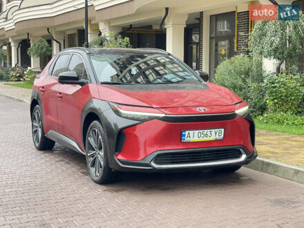 Тойота bZ4X 2023 в Киеве на Automoto.ua Красный Тойота bZ4X, объемом двигателя 0 л и пробегом 12 тыс. км за 24300 $, фото 1 на Automoto.ua