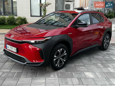 Тойота bZ4X 2023 в Киеве на Automoto.ua Красный Тойота bZ4X, объемом двигателя 0 л и пробегом 14 тыс. км за 24900 $, фото 1 на Automoto.ua