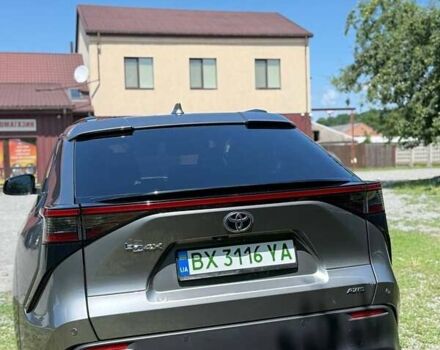 Сірий Тойота bZ4X, об'ємом двигуна 0 л та пробігом 40 тис. км за 24300 $, фото 6 на Automoto.ua
