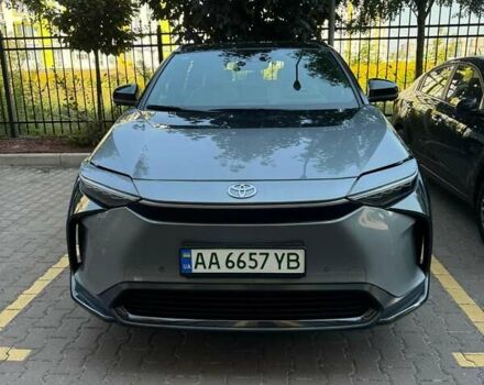 Серый Тойота bZ4X, объемом двигателя 0 л и пробегом 22 тыс. км за 25700 $, фото 1 на Automoto.ua