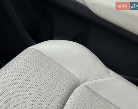 Серый Тойота bZ4X, объемом двигателя 0 л и пробегом 30 тыс. км за 28500 $, фото 42 на Automoto.ua