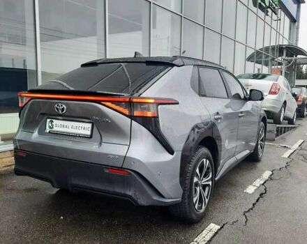 Серый Тойота bZ4X, объемом двигателя 0 л и пробегом 15 тыс. км за 27300 $, фото 4 на Automoto.ua