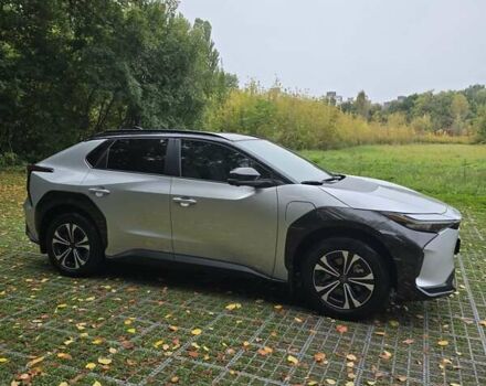 Тойота bZ4X 2022 в Киеве на Automoto.ua Серый Тойота bZ4X, объемом двигателя 0 л и пробегом 36 тыс. км за 24500 $, фото 3 на Automoto.ua