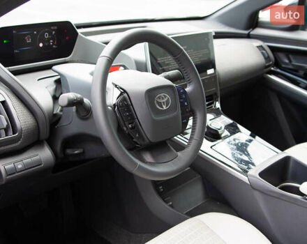 Сірий Тойота bZ4X, об'ємом двигуна 0 л та пробігом 1 тис. км за 27300 $, фото 9 на Automoto.ua