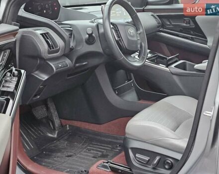 Серый Тойота bZ4X, объемом двигателя 0 л и пробегом 33 тыс. км за 23700 $, фото 24 на Automoto.ua
