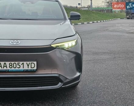 Серый Тойота bZ4X, объемом двигателя 0 л и пробегом 33 тыс. км за 23700 $, фото 3 на Automoto.ua