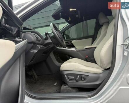 Серый Тойота bZ4X, объемом двигателя 0 л и пробегом 30 тыс. км за 28500 $, фото 24 на Automoto.ua