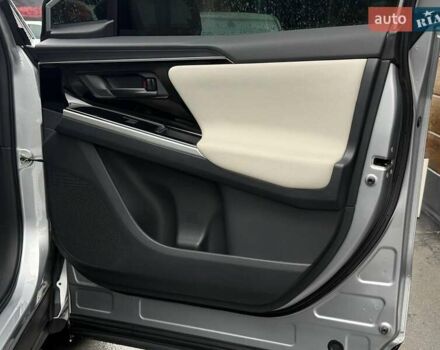 Серый Тойота bZ4X, объемом двигателя 0 л и пробегом 30 тыс. км за 28500 $, фото 63 на Automoto.ua