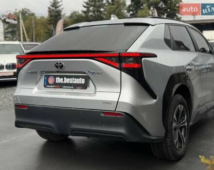 Сірий Тойота bZ4X, об'ємом двигуна 0 л та пробігом 30 тис. км за 29000 $, фото 11 на Automoto.ua