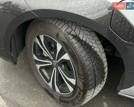 Серый Тойота bZ4X, объемом двигателя 0 л и пробегом 30 тыс. км за 28500 $, фото 3 на Automoto.ua