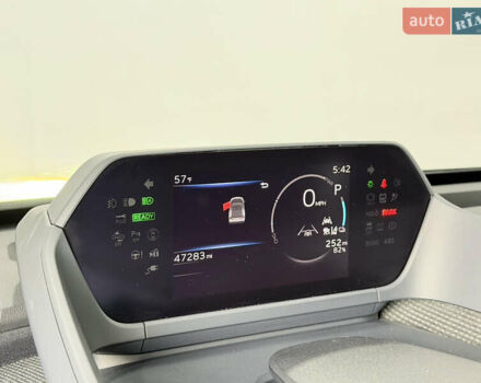 Серый Тойота bZ4X, объемом двигателя 0 л и пробегом 76 тыс. км за 26300 $, фото 26 на Automoto.ua