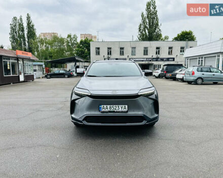 Сірий Тойота bZ4X, об'ємом двигуна 0 л та пробігом 11 тис. км за 24200 $, фото 1 на Automoto.ua