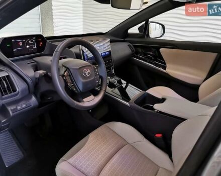 Серый Тойота bZ4X, объемом двигателя 0 л и пробегом 1 тыс. км за 28000 $, фото 5 на Automoto.ua