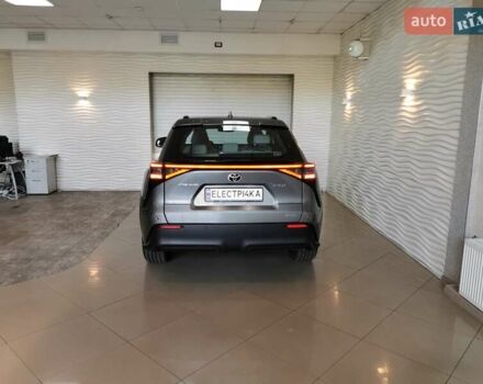 Серый Тойота bZ4X, объемом двигателя 0 л и пробегом 1 тыс. км за 28000 $, фото 4 на Automoto.ua