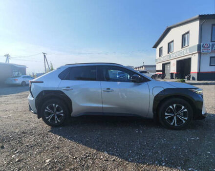Серый Тойота bZ4X, объемом двигателя 0 л и пробегом 53 тыс. км за 25500 $, фото 2 на Automoto.ua