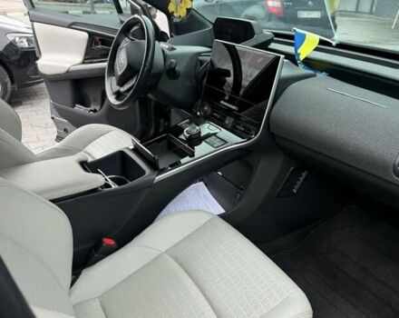Серый Тойота bZ4X, объемом двигателя 0 л и пробегом 33 тыс. км за 26000 $, фото 4 на Automoto.ua