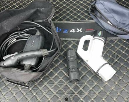 Серый Тойота bZ4X, объемом двигателя 0 л и пробегом 52 тыс. км за 22300 $, фото 13 на Automoto.ua