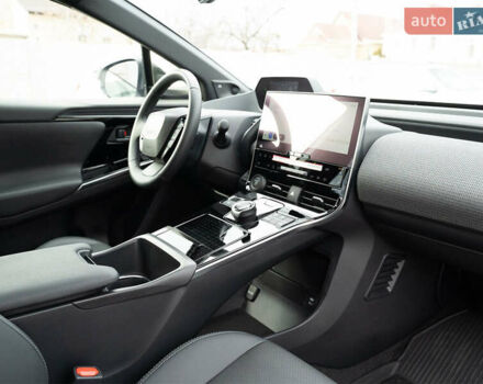 Серый Тойота bZ4X, объемом двигателя 0 л и пробегом 2 тыс. км за 28900 $, фото 19 на Automoto.ua