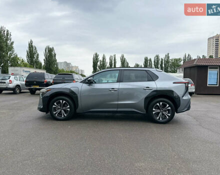 Сірий Тойота bZ4X, об'ємом двигуна 0 л та пробігом 11 тис. км за 24200 $, фото 8 на Automoto.ua