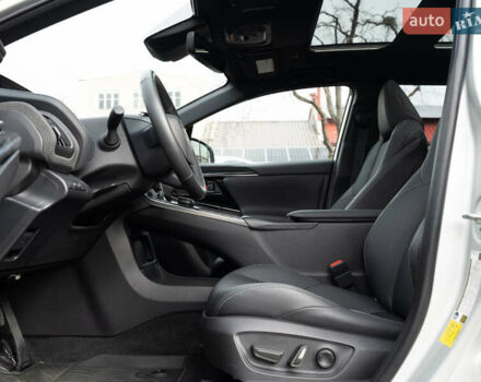 Серый Тойота bZ4X, объемом двигателя 0 л и пробегом 2 тыс. км за 28900 $, фото 31 на Automoto.ua