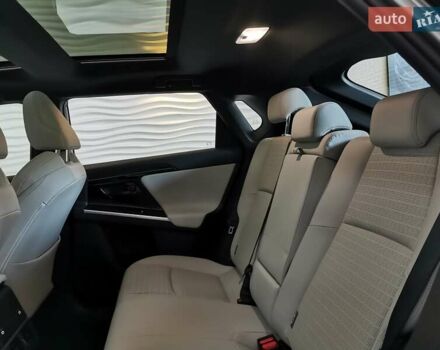 Серый Тойота bZ4X, объемом двигателя 0 л и пробегом 1 тыс. км за 28000 $, фото 7 на Automoto.ua