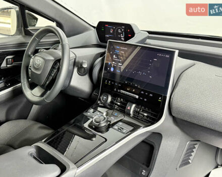 Серый Тойота bZ4X, объемом двигателя 0 л и пробегом 76 тыс. км за 26300 $, фото 45 на Automoto.ua