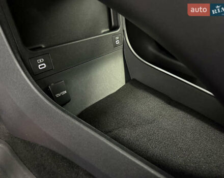 Серый Тойота bZ4X, объемом двигателя 0 л и пробегом 75 тыс. км за 28000 $, фото 34 на Automoto.ua