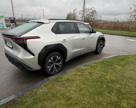 Серый Тойота bZ4X, объемом двигателя 0 л и пробегом 31 тыс. км за 23700 $, фото 4 на Automoto.ua