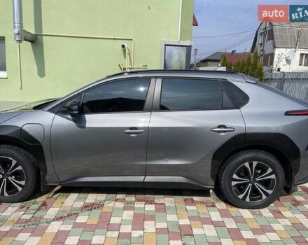 Серый Тойота bZ4X, объемом двигателя 0 л и пробегом 52 тыс. км за 22300 $, фото 1 на Automoto.ua