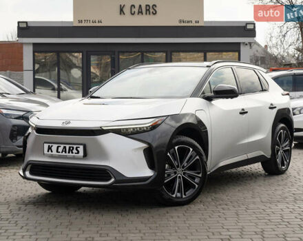 Серый Тойота bZ4X, объемом двигателя 0 л и пробегом 2 тыс. км за 28900 $, фото 2 на Automoto.ua