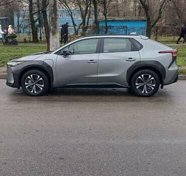 Сірий Тойота bZ4X, об'ємом двигуна 0 л та пробігом 28 тис. км за 26000 $, фото 6 на Automoto.ua