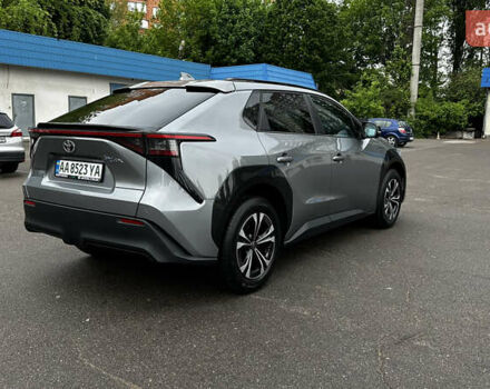 Сірий Тойота bZ4X, об'ємом двигуна 0 л та пробігом 11 тис. км за 24200 $, фото 7 на Automoto.ua