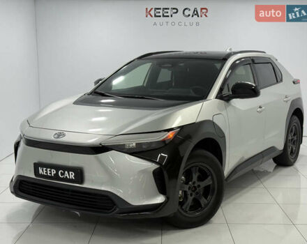 Серый Тойота bZ4X, объемом двигателя 0 л и пробегом 75 тыс. км за 28000 $, фото 1 на Automoto.ua