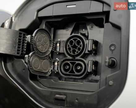 Серый Тойота bZ4X, объемом двигателя 0 л и пробегом 2 тыс. км за 28900 $, фото 7 на Automoto.ua