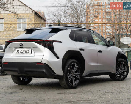 Серый Тойота bZ4X, объемом двигателя 0 л и пробегом 2 тыс. км за 28900 $, фото 4 на Automoto.ua