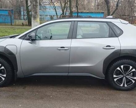 Сірий Тойота bZ4X, об'ємом двигуна 0 л та пробігом 28 тис. км за 26000 $, фото 5 на Automoto.ua