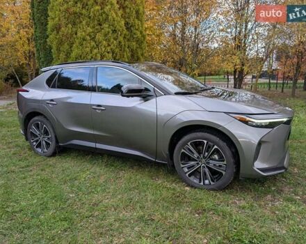 Серый Тойота bZ4X, объемом двигателя 0 л и пробегом 47 тыс. км за 29999 $, фото 9 на Automoto.ua