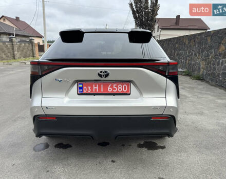 Серый Тойота bZ4X, объемом двигателя 0 л и пробегом 5 тыс. км за 28500 $, фото 5 на Automoto.ua