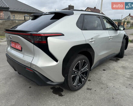 Серый Тойота bZ4X, объемом двигателя 0 л и пробегом 5 тыс. км за 28500 $, фото 2 на Automoto.ua