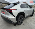 Серый Тойота bZ4X, объемом двигателя 0 л и пробегом 5 тыс. км за 28500 $, фото 2 на Automoto.ua