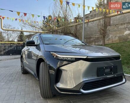 Серый Тойота bZ4X, объемом двигателя 0 л и пробегом 1 тыс. км за 28400 $, фото 1 на Automoto.ua