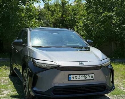 Сірий Тойота bZ4X, об'ємом двигуна 0 л та пробігом 40 тис. км за 24300 $, фото 1 на Automoto.ua