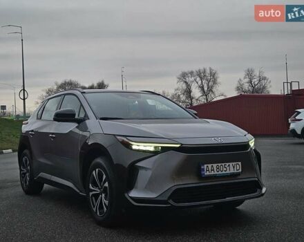 Серый Тойота bZ4X, объемом двигателя 0 л и пробегом 33 тыс. км за 23700 $, фото 1 на Automoto.ua