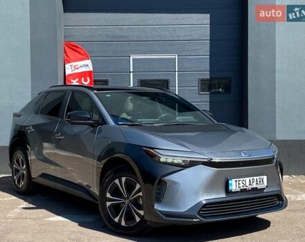 Сірий Тойота bZ4X, об'ємом двигуна 0 л та пробігом 53 тис. км за 23999 $, фото 1 на Automoto.ua