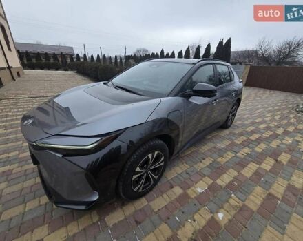 Сірий Тойота bZ4X, об'ємом двигуна 0 л та пробігом 38 тис. км за 25500 $, фото 1 на Automoto.ua